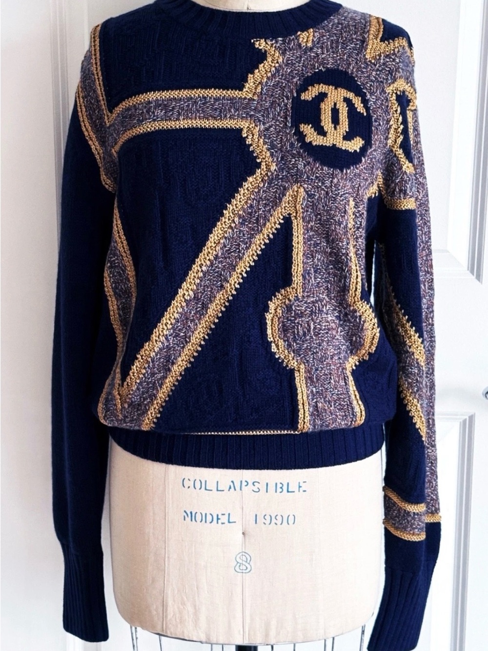 CHANEL Navy & Gold Cable-Knit Crewneck Sweater - Picture 2 of 11